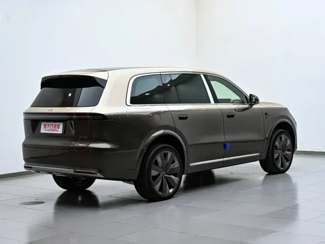 Li Auto L9 — Фото автомобиля 7