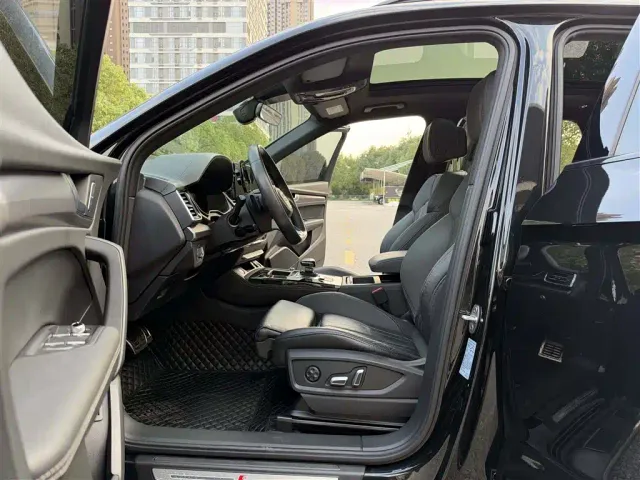 Audi Q5L — Фото автомобиля 17