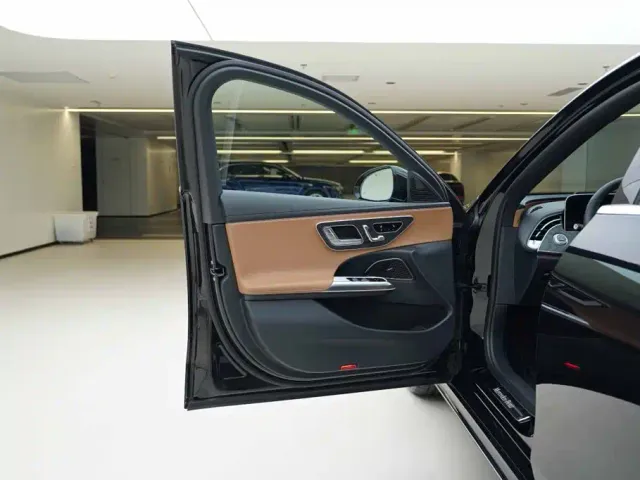 Mercedes-Benz E-Class — Фото автомобиля 15