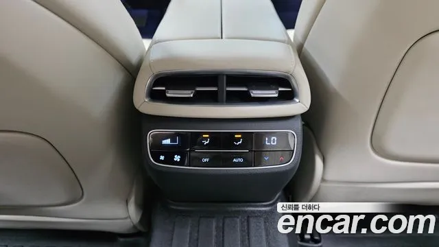 Genesis G80 Бензин 3.5 турбо AWD — Фото автомобиля 30
