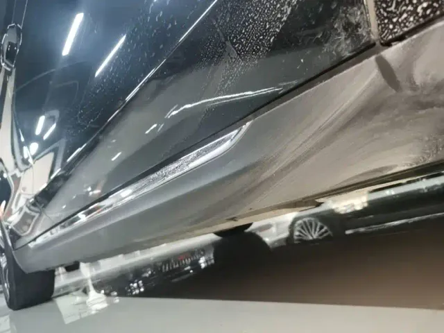 Hongqi E-QM5 — Фото автомобиля 20