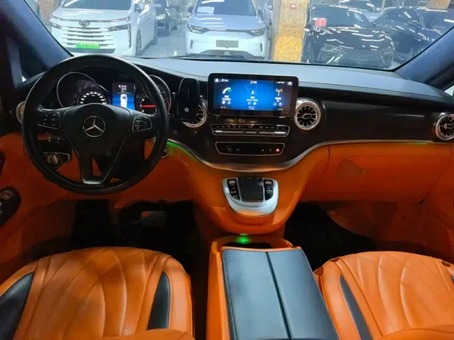 Mercedes-Benz V-Class — Фото автомобиля 9
