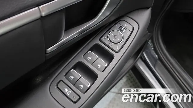 Hyundai Sonata — Фото автомобиля 13