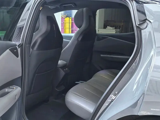 Lynk & Co Z20 — Фото автомобиля 7