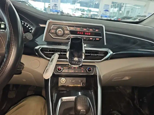 Maxus G50 — Фото автомобиля 12