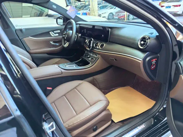 Mercedes-Benz E-Class — Фото автомобиля 5