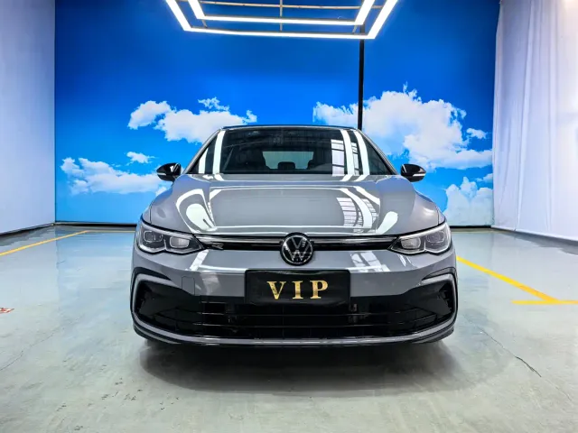 Volkswagen Golf — Фото автомобиля 2