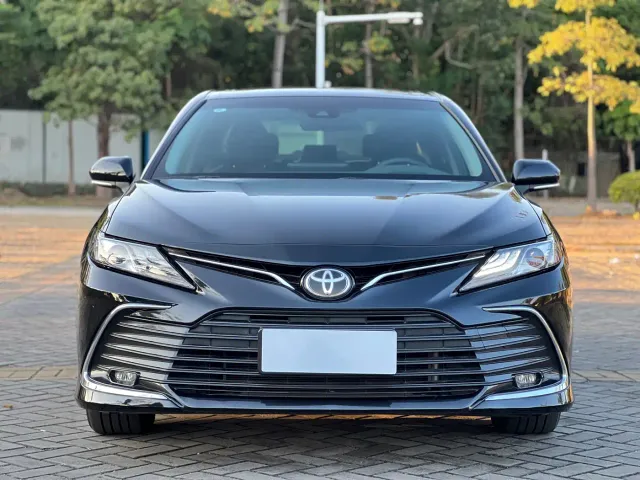 Toyota Camry — Фото автомобиля 2