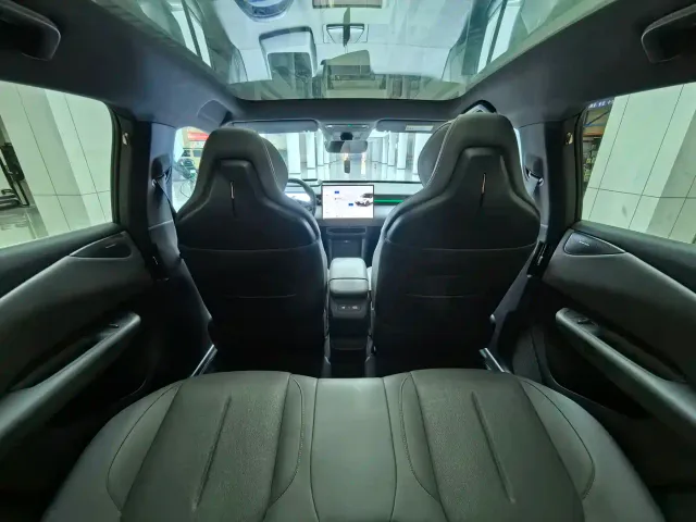 Lynk & Co Z20 — Фото автомобиля 10