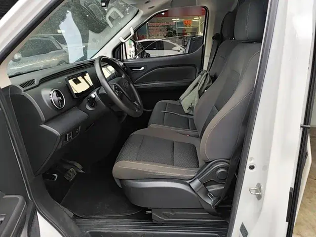 Ruichi New Energy EC75 — Фото автомобиля 14
