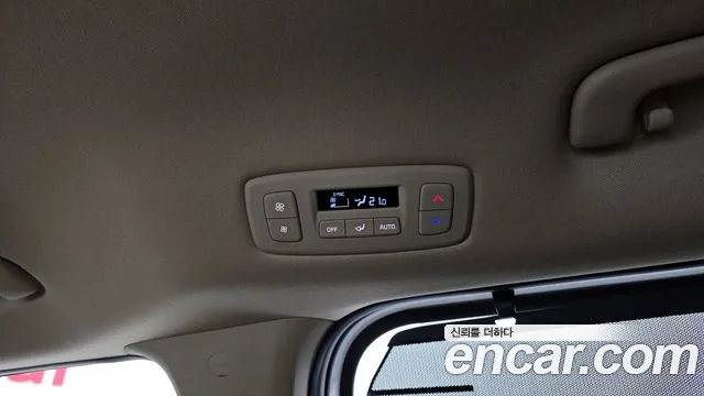 Kia Carnival Generation 4 — Фото автомобиля 29