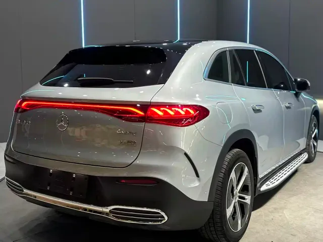 Mercedes-Benz EQE SUV — Фото автомобиля 6