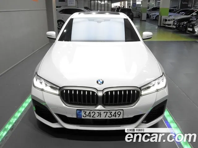 BMW 5 Series G30 — Фото автомобиля 3