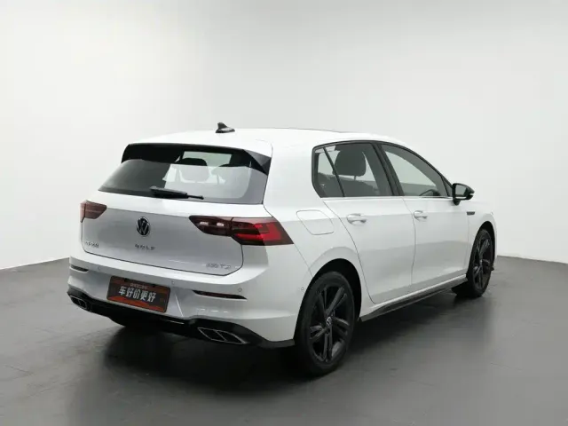 Volkswagen Golf — Фото автомобиля 2