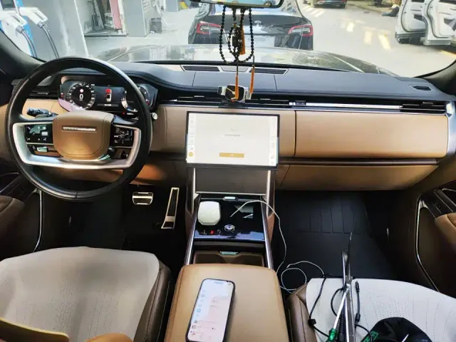 Land Rover Range Rover — Фото автомобиля 4