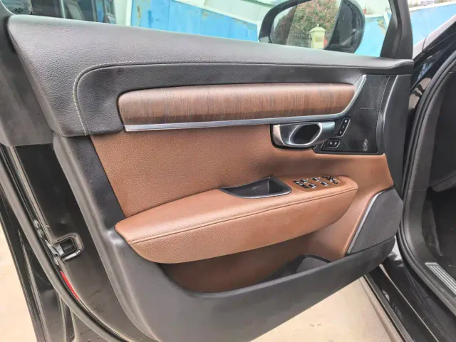 Volvo S90 — Фото автомобиля 11