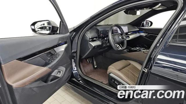 BMW 5-Series 5 серия (G60) 523d M Sport — Фото автомобиля 10