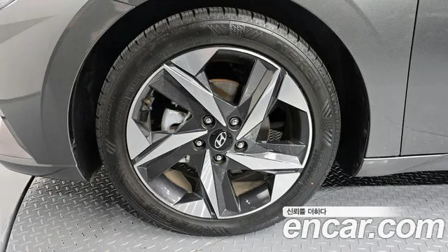 Hyundai AVANTE Avante (CN7) — Фото автомобиля 5