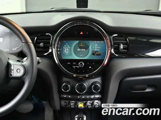 MINI Cooper Electric — Фото автомобиля 14