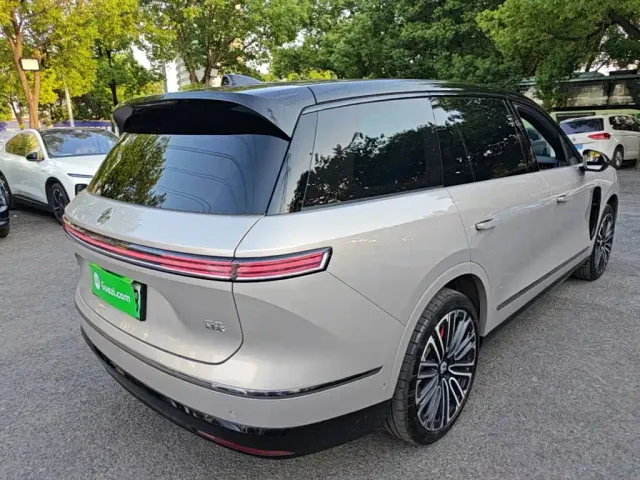 Nio ES8 — Фото автомобиля 6