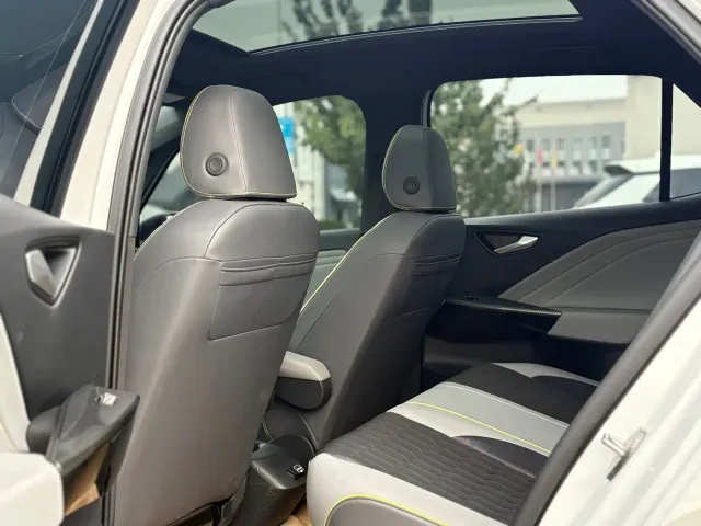 Volkswagen ID.3 — Фото автомобиля 11