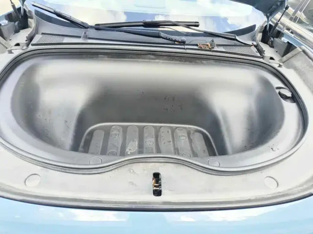 IM Motors LS6 — Фото автомобиля 9