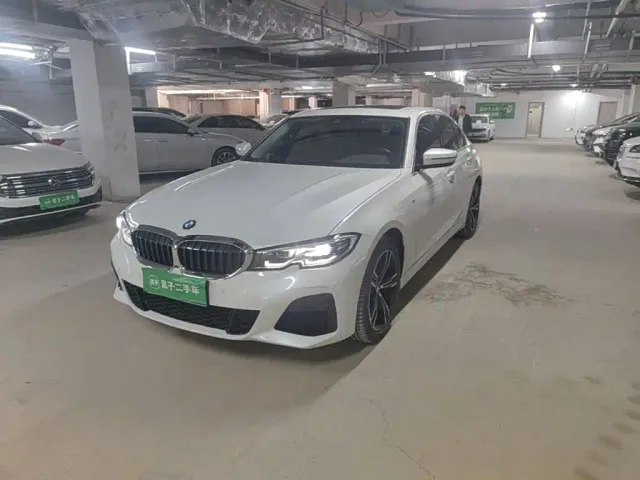 Фотография автомобиля — BMW 3 Series