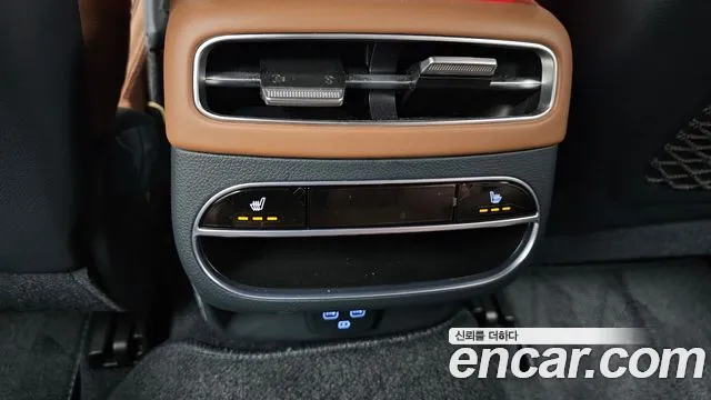 Genesis GV70 — Фото автомобиля 25