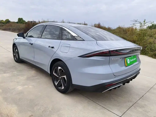Geely Galaxy L6 — Фото автомобиля 4