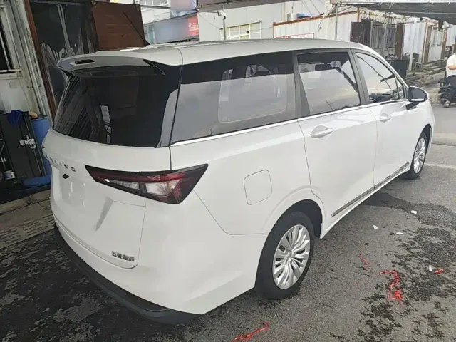 Wuling Jiachen — Фото автомобиля 6
