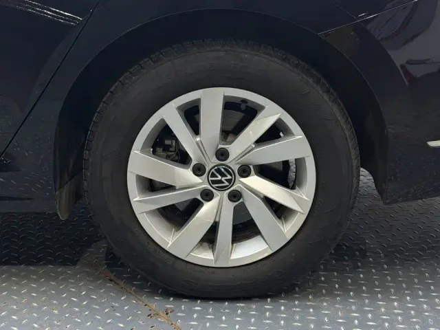 Volkswagen Passat — Фото автомобиля 10