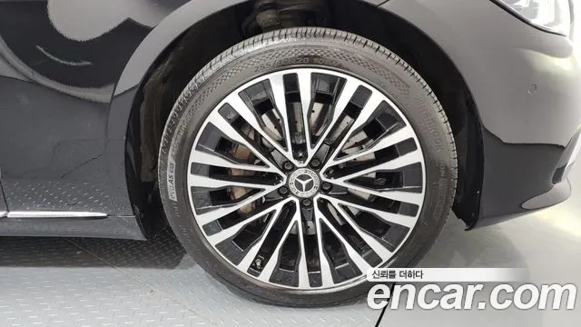 Mercedes-Benz S-Class — Фото автомобиля 2