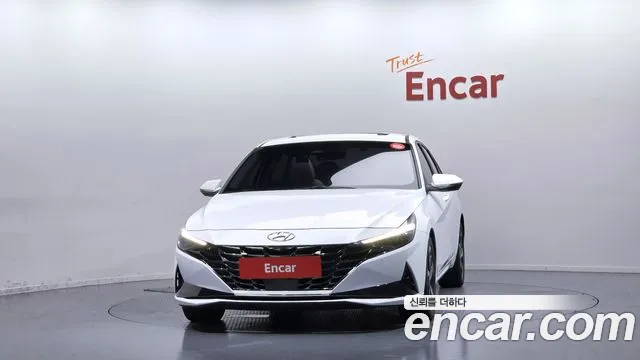 Hyundai AVANTE Avante (CN7) — Фото автомобиля 3