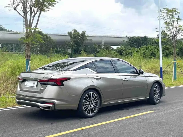 Nissan Teana — Фото автомобиля 2