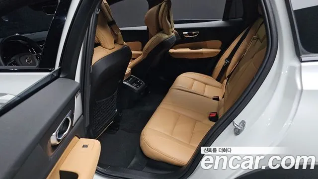 Вольво V60 V60 Cross Country 2 поколение B5 Ultimate AWD — Фото автомобиля 12