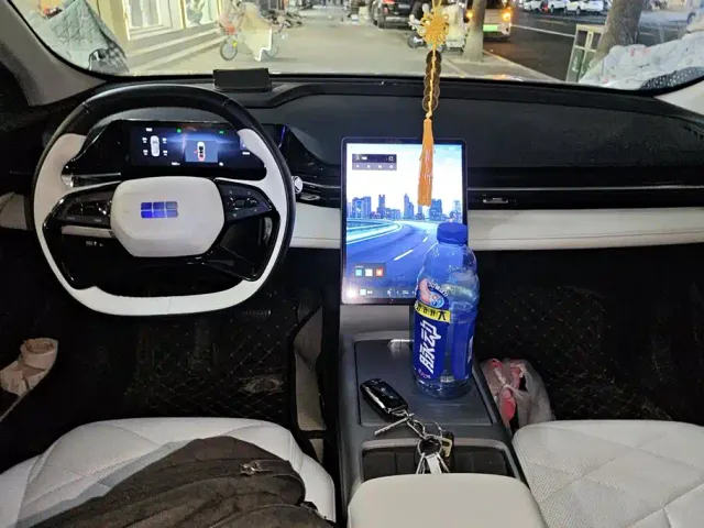 Geely Galaxy L6 — Фото автомобиля 12