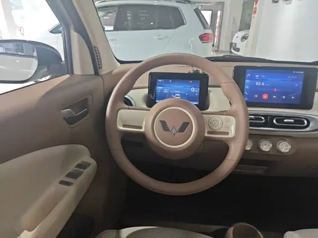 Wuling Hongguang Mini EV — Фото автомобиля 10