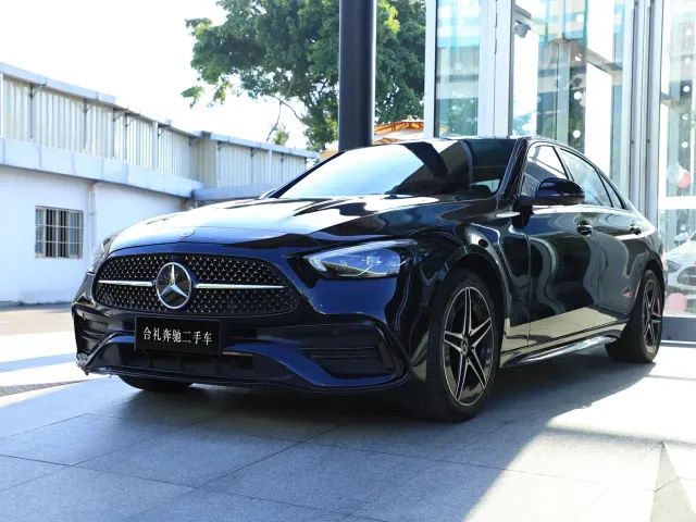 Фотография автомобиля — Mercedes-Benz C-Class