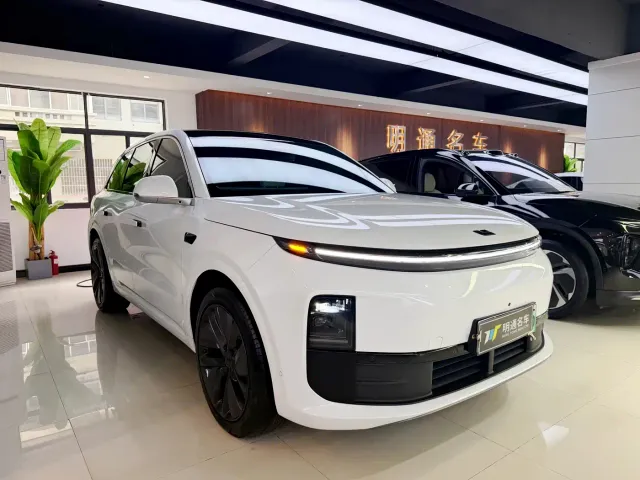 Li Auto L6 — Фото автомобиля 3