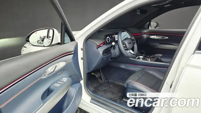 Genesis GV70 — Фото автомобиля 10