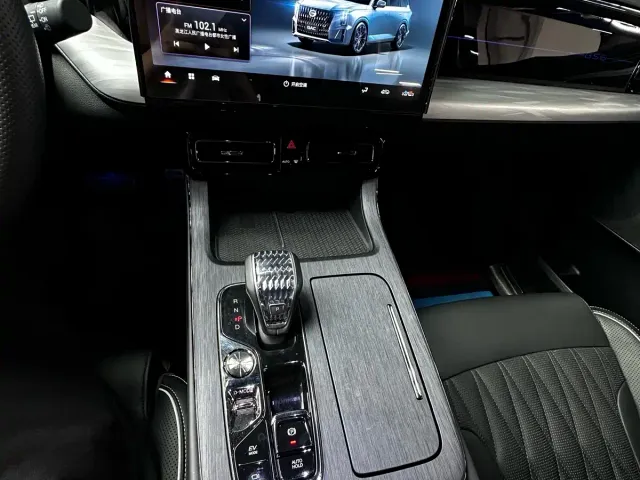 GAC Trumpchi GS8 — Фото автомобиля 21