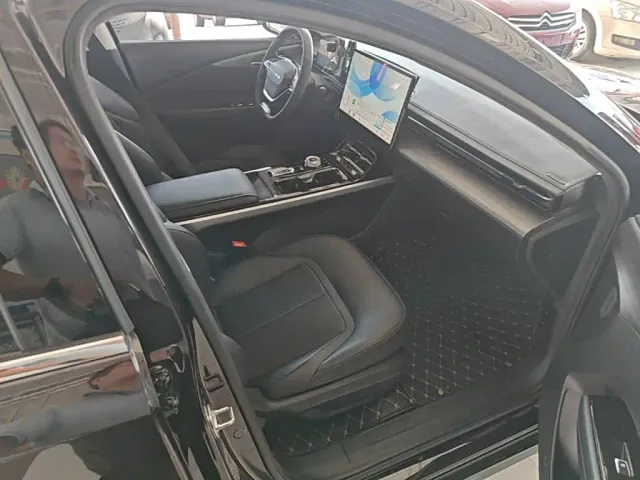 Wuling Starlight — Фото автомобиля 24
