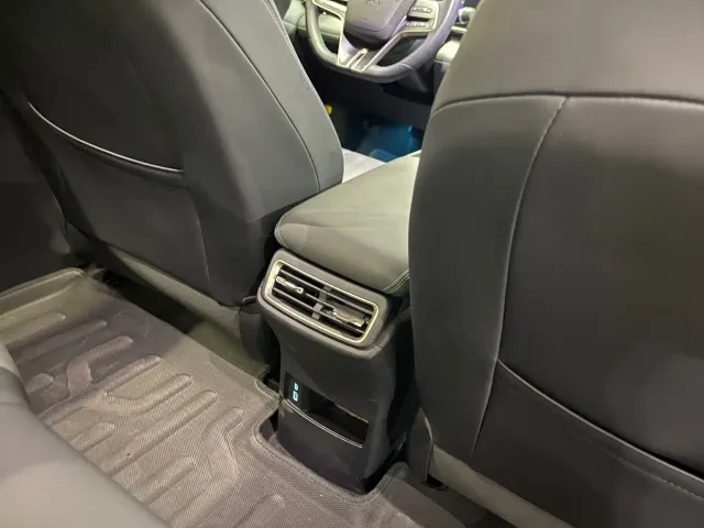 BYD Qin L — Фото автомобиля 22