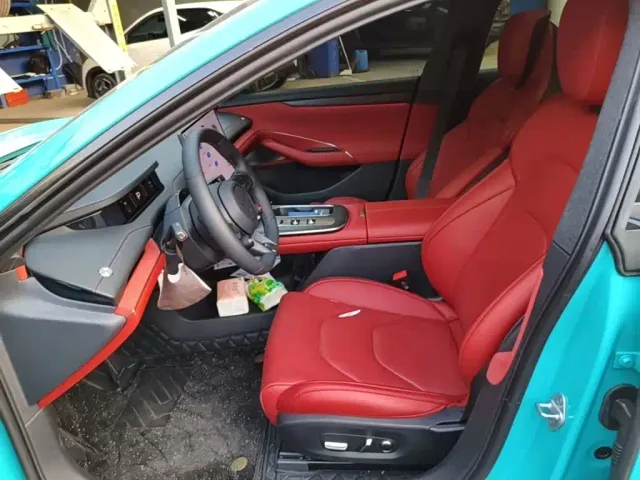 Xiaomi SU7 — Фото автомобиля 14