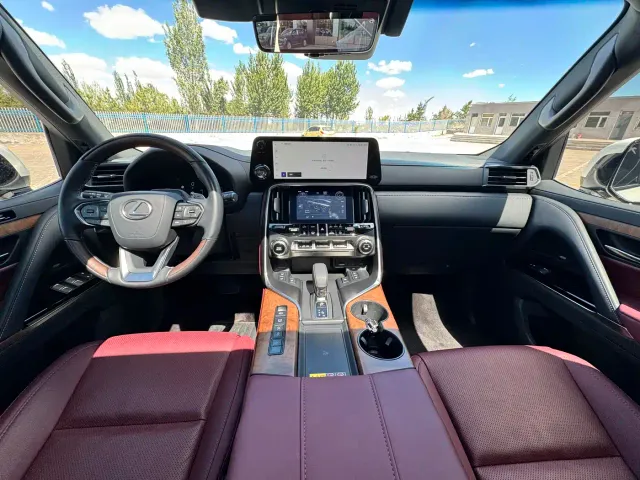 Lexus LX — Фото автомобиля 10