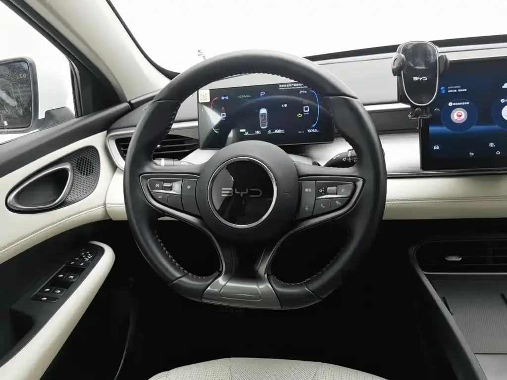 BYD Hai Bao 05 DM-i 2025 DM-i Smart Drive Edition 55KM Luxury — Фото автомобиля 11