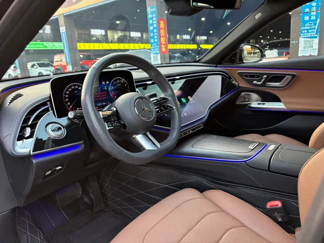 Mercedes-Benz E-Class — Фото автомобиля 4