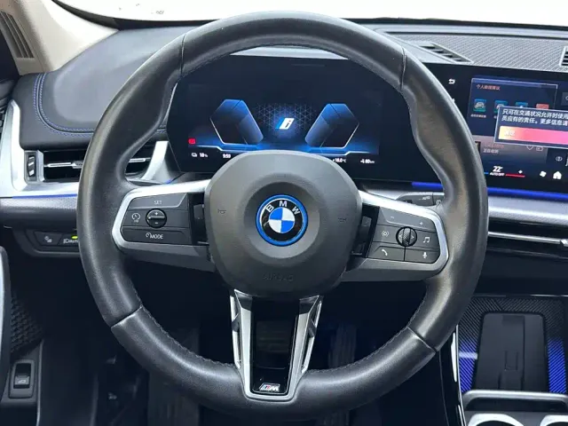 BMW iX1 — Фото автомобиля 14