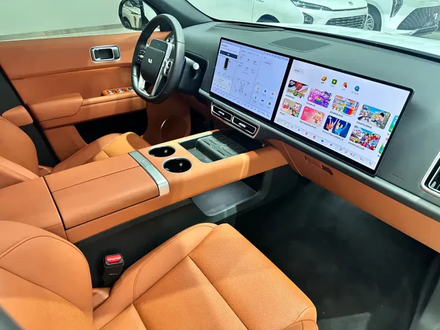 Li Auto L7 — Фото автомобиля 18