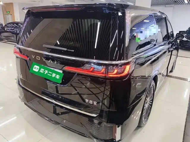 Voyah Auto Voyah Dreamer 2025 PHEV AWD Flagship Kunpeng Edition — Фото автомобиля 6